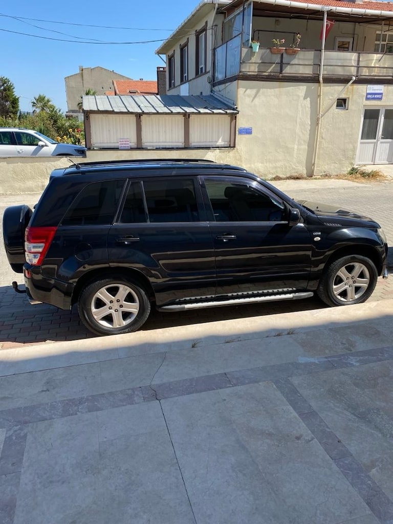 suzuki suv - 5