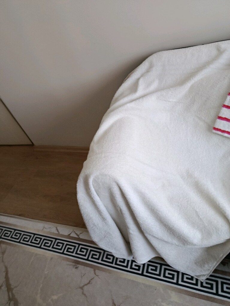 3 parça bornoz iki büyük havlu temiz yıkanmış paketli az kulanıldı - 6