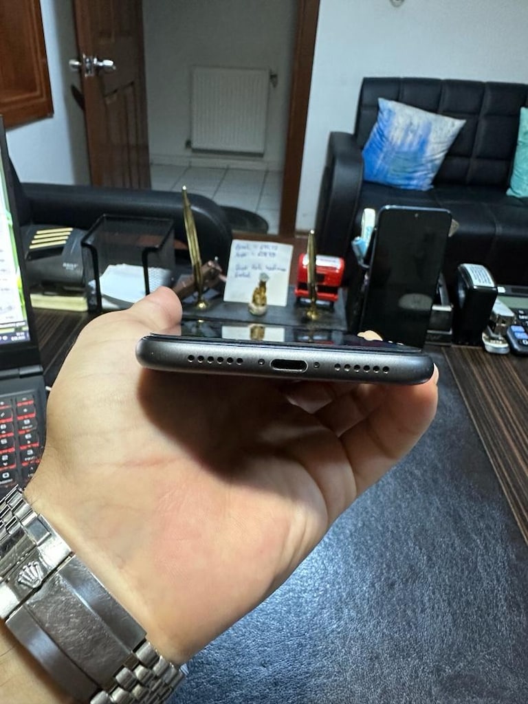 İPHONE 11 128GB - 4