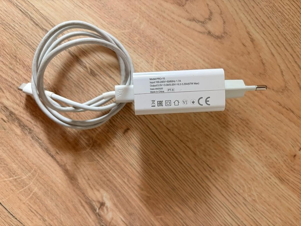 67 watt Şarj adaptörü kablo ile birlikte. - 2