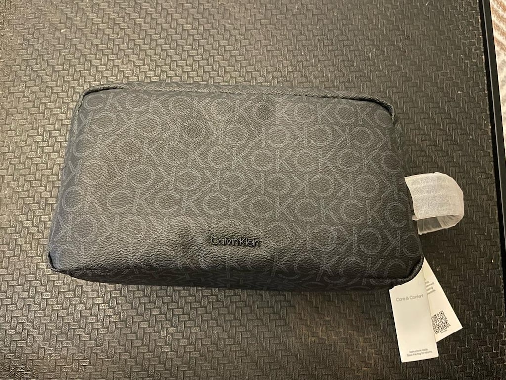 Calvin Klein El Çantası