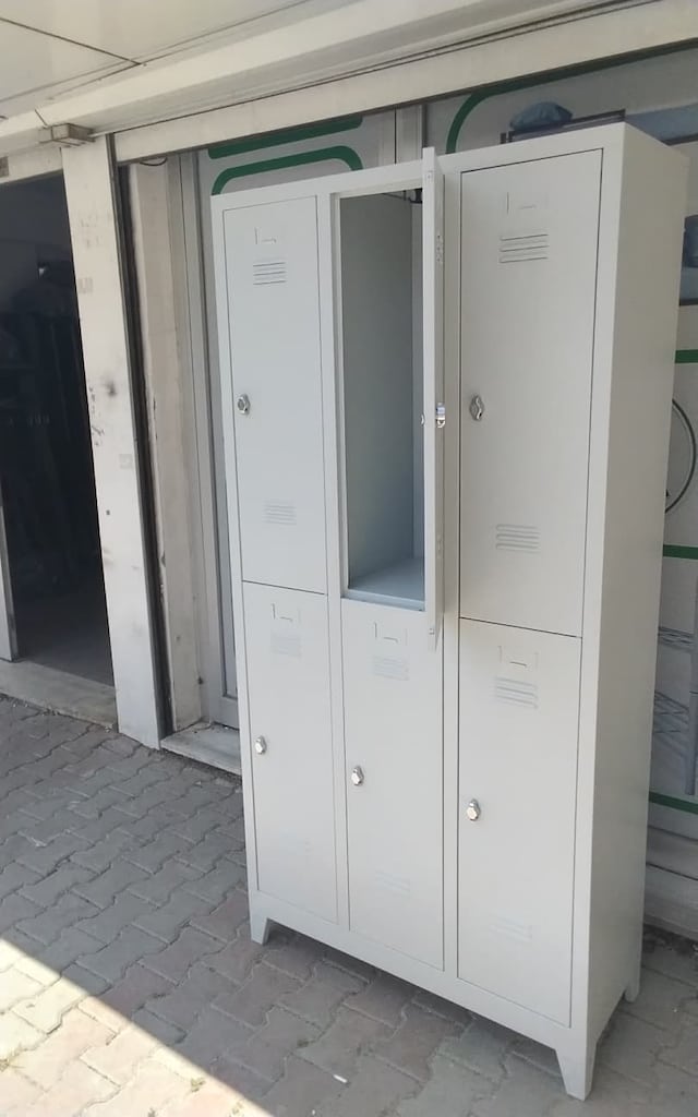 6 GÖZLU SOYUNMA DOLABI UCRETSİZ KARGO - 2