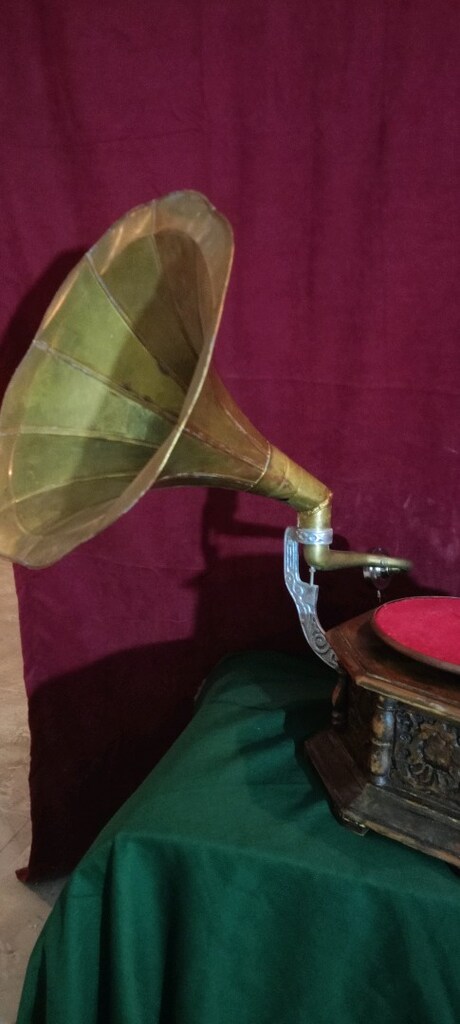 Antika gramofon 70 yıllık - 3