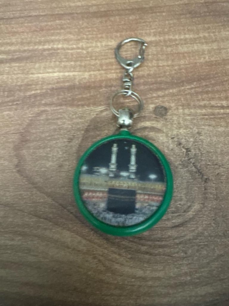 Kabe Görselli Mini Pusulalı Anahtarlık - 4