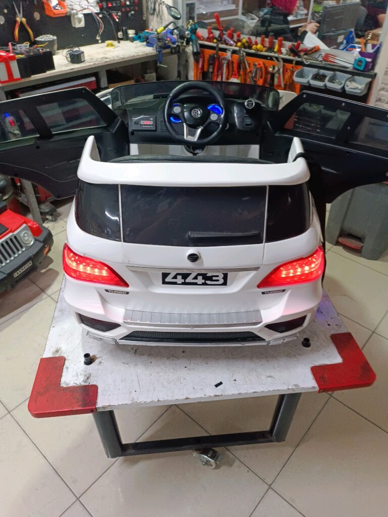 12 Volt 2. El Akülü Araba - 3
