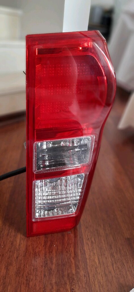 isuzu dmax sağ stop - 7
