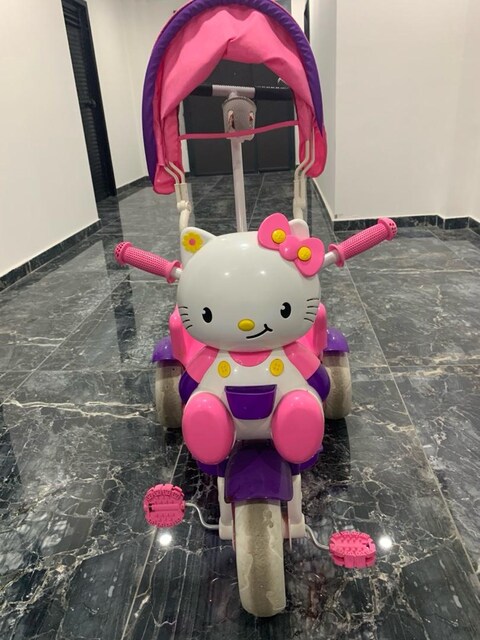 Hello Kitty İtmeli Tenteli 3 Tekerlekli Çocuk Bisikleti