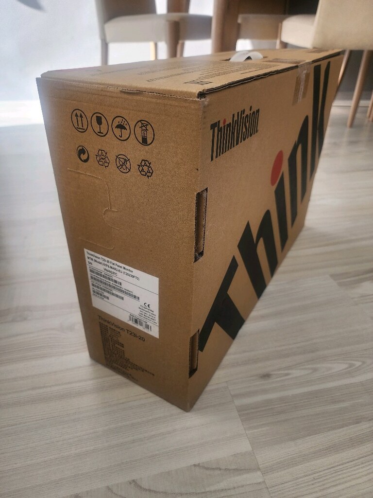 Lenovo 23" Monitör - 4