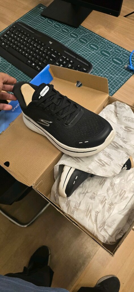 skechers 42 numara