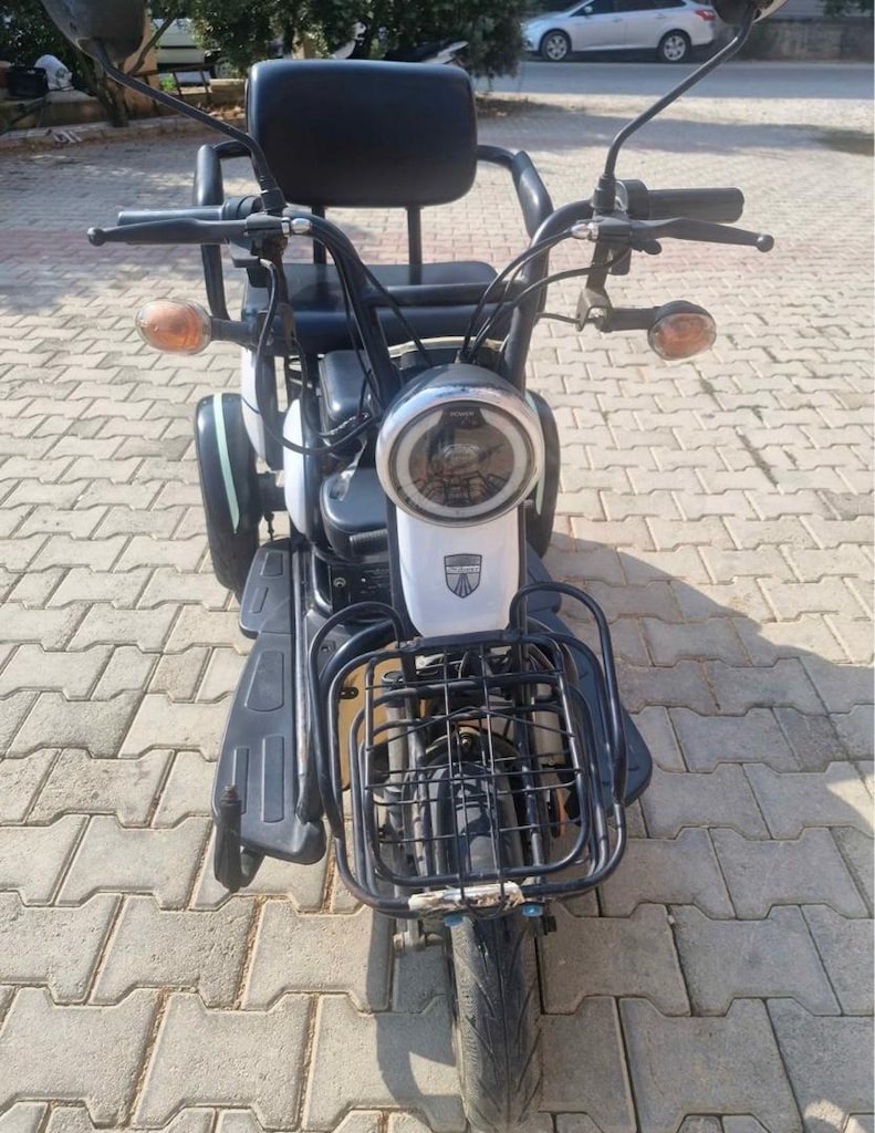 Stmax 3000 elektrikli 3 tekerli bisiklet