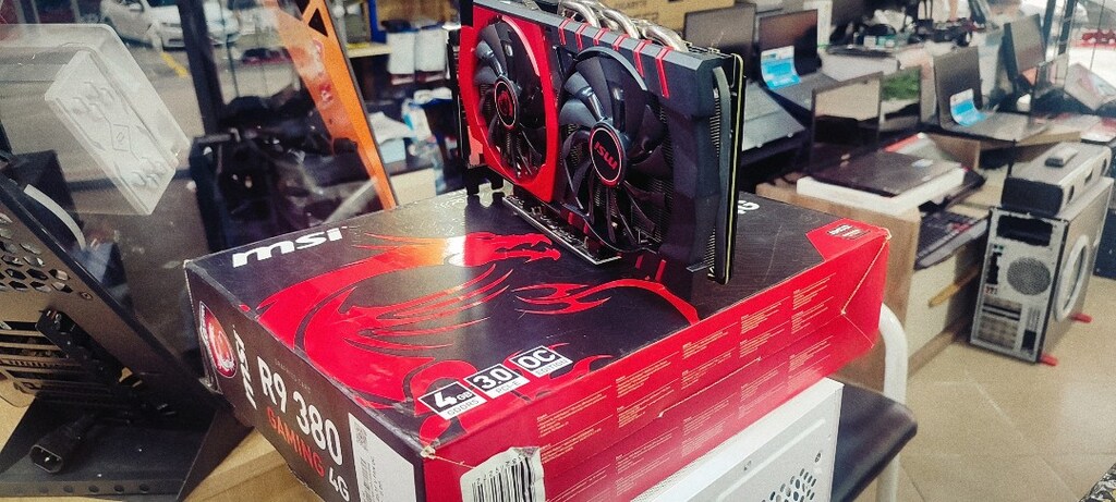4Gb Msi Dragon Radeon R9 380 256Bit Gddr5 Ekran Kartı - 7
