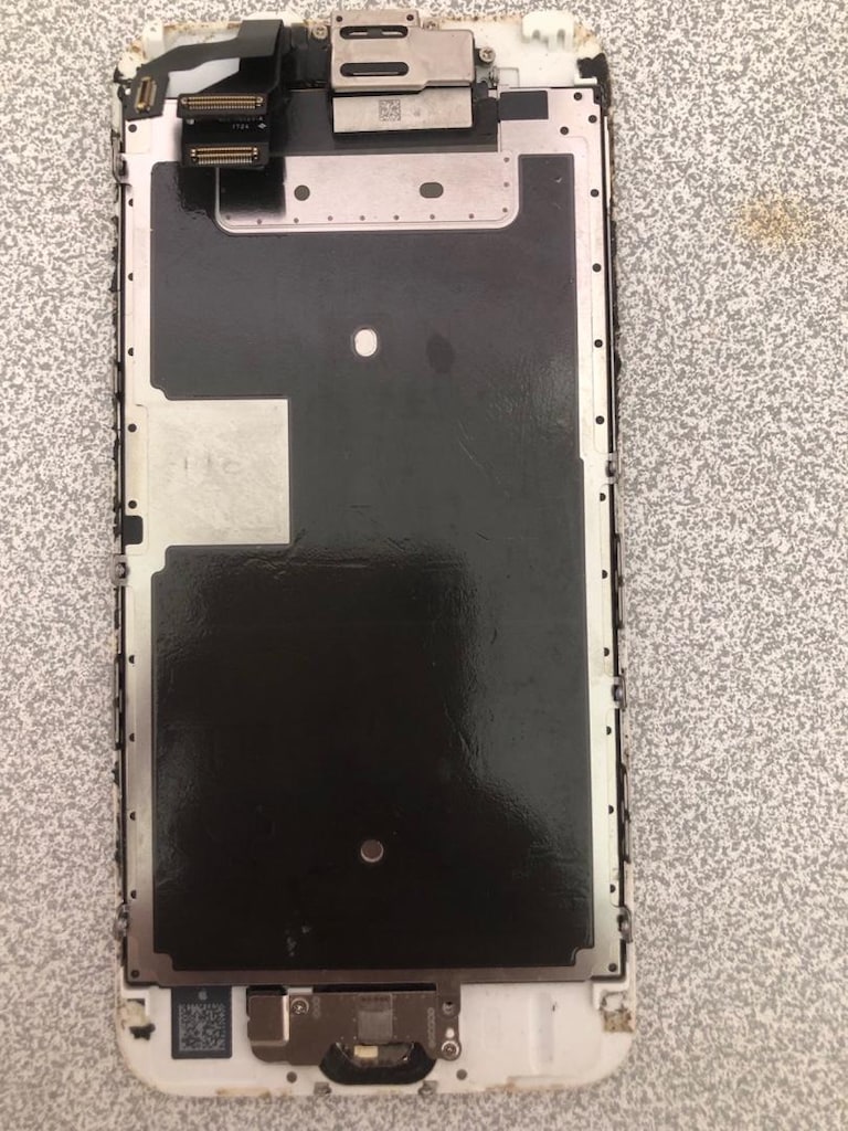 iPhone 6s ekran kırık kullanıma engel değil tüm parçaları mevcut - 2