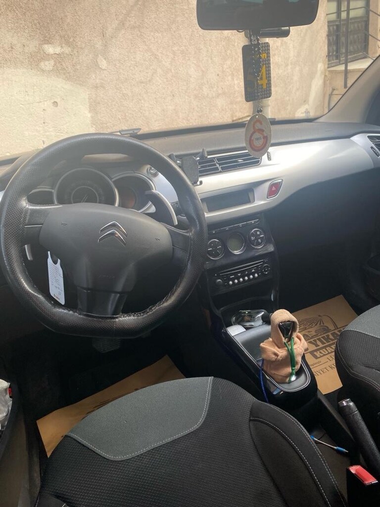 sahibinden temiz citroen c3 - 9