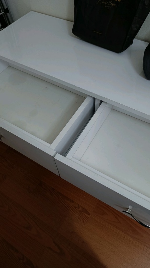Taşınma Nedeniyle Satılık Beyaz Konsol / Çok Amaçlı Dolap - 3
