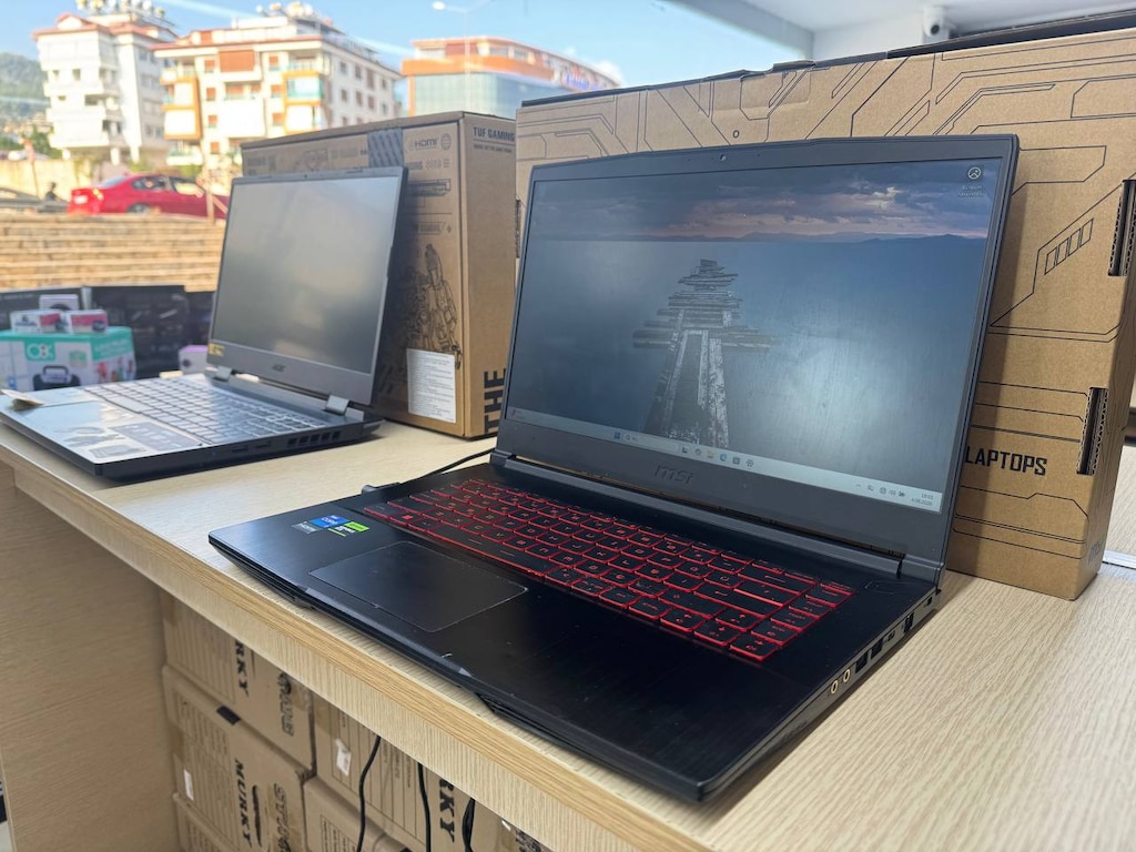 MSİ LAPTOP *İ7 12650H İŞLEMCİ *16 GB RAM *1 TB SSD*RTX 40608GB E.K - 3