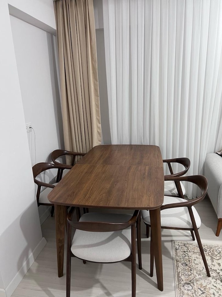 Satılık yemek masası ve yılan model sandalye - 4