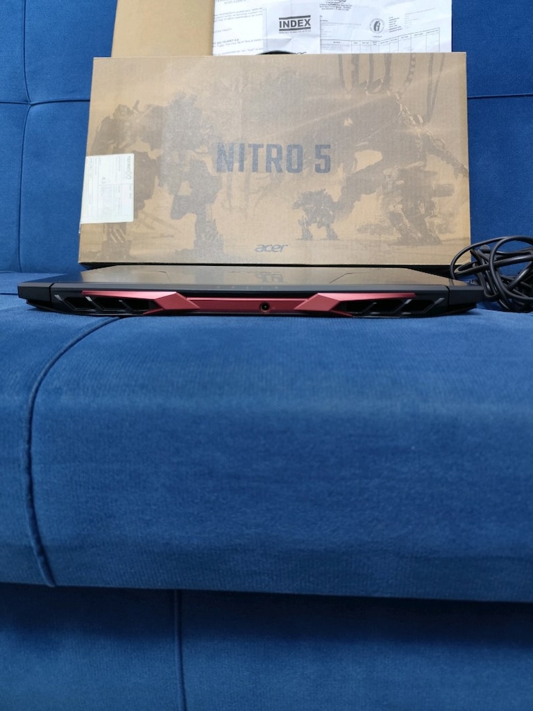 RYZEN 5 5600H + 4 GB RTX 3050 + 16 GB RAM+ 512 SSD - 10
