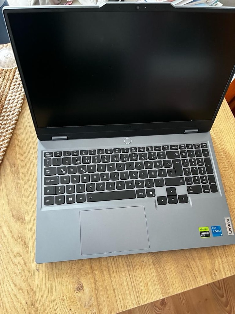 Lenovo LOQ 15IRX10 83JE012MTR i5-14500HX 16 GB 512 GB SSD 8 GB RTX5050