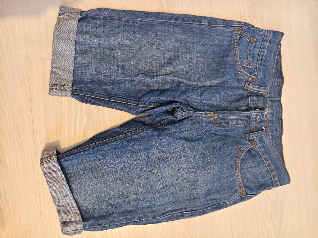 Levis w28 L32