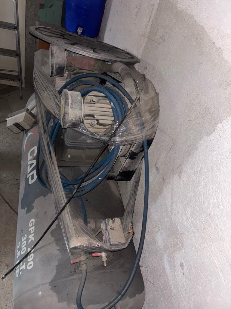 300 lt gap marka komplesör 1 sene kullanıldı takas olur - 3