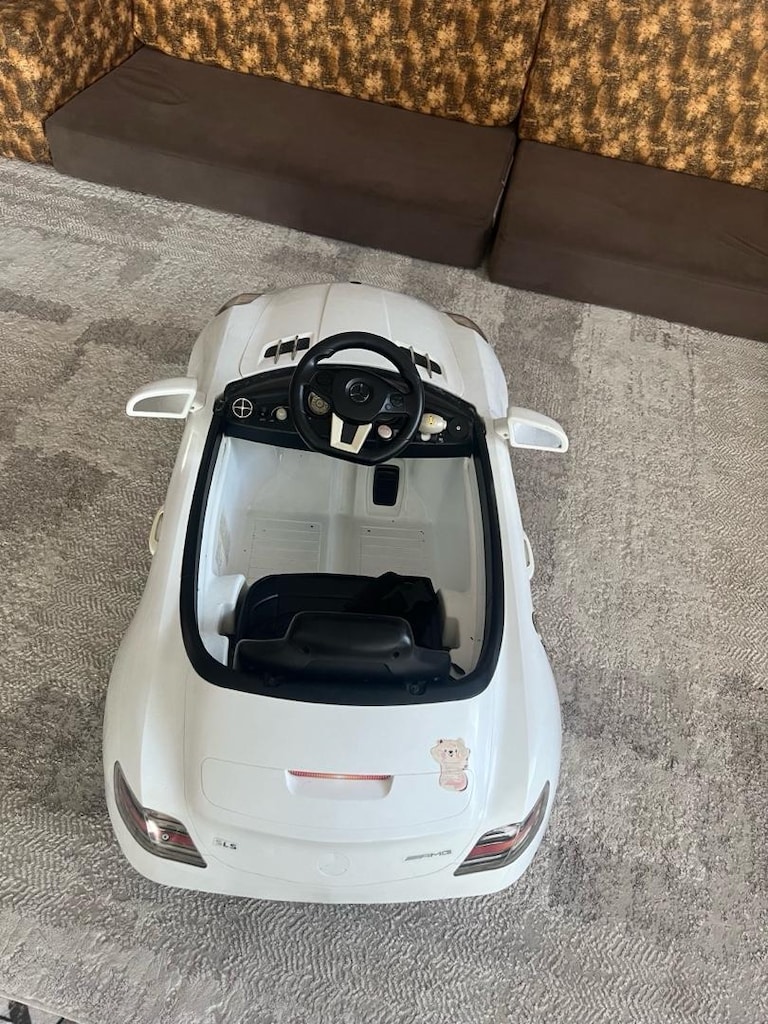 Uzaktan Kumandalı Beyaz Mercedes Akülü Araba (Çok Temiz) - 7