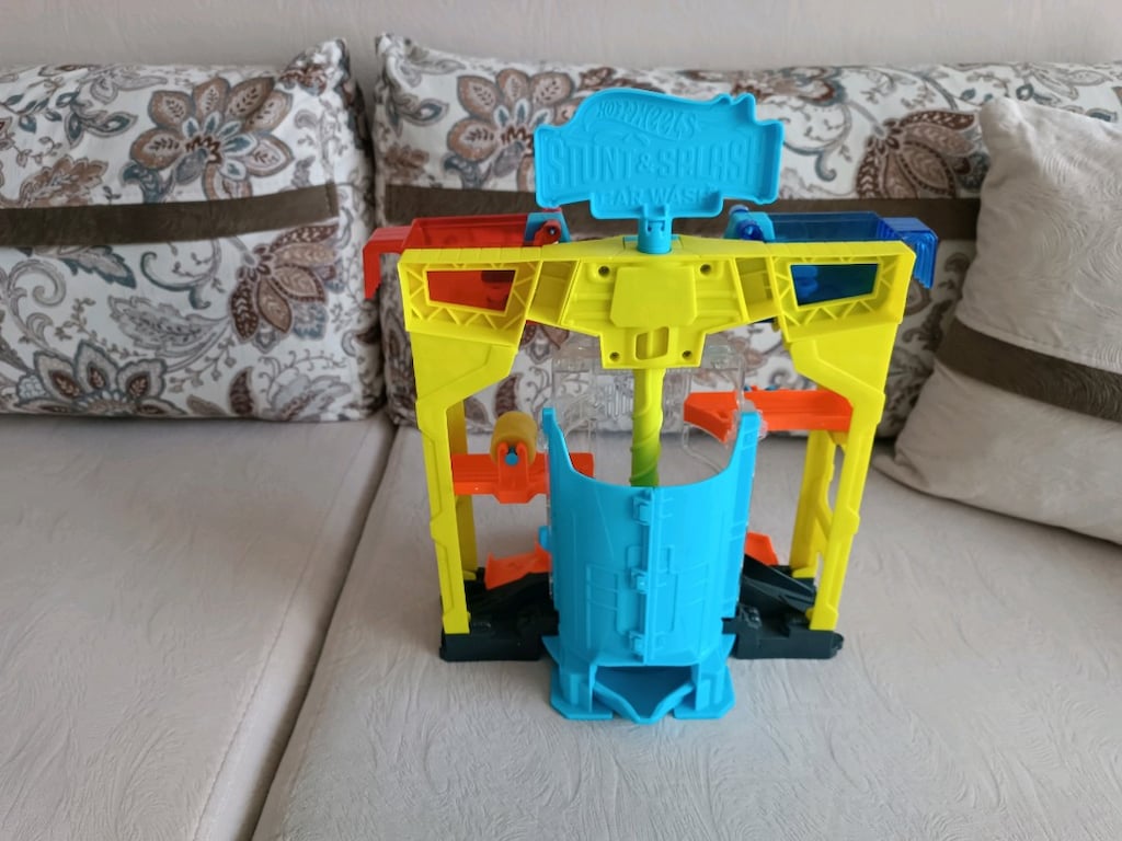 HOT WHEELS STUNT GARAGE SETİ - 2
