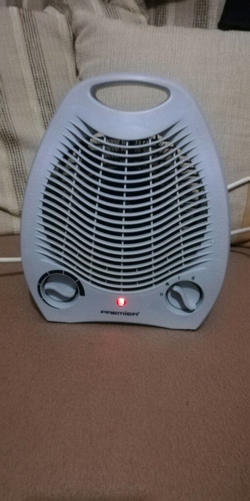 Pirimier ufak fanlı ısıtıcı