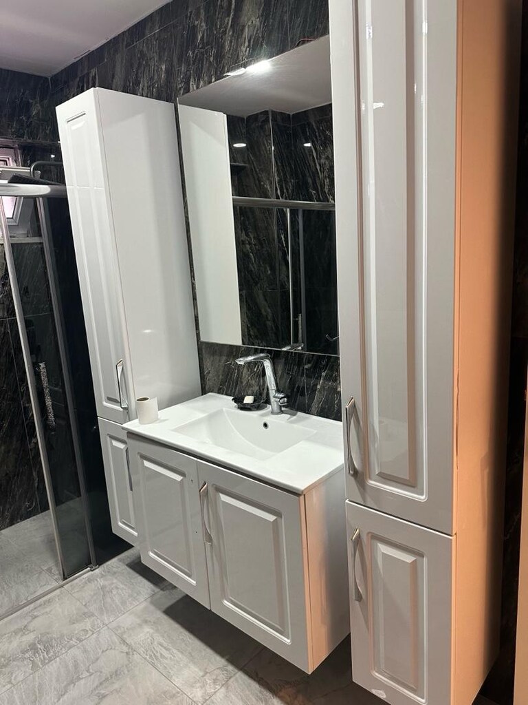 aynali kapakli evyeli banyo dolabi - 2