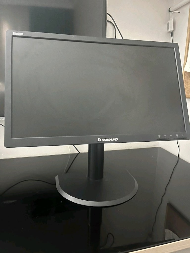 Lenovo monitör - 2