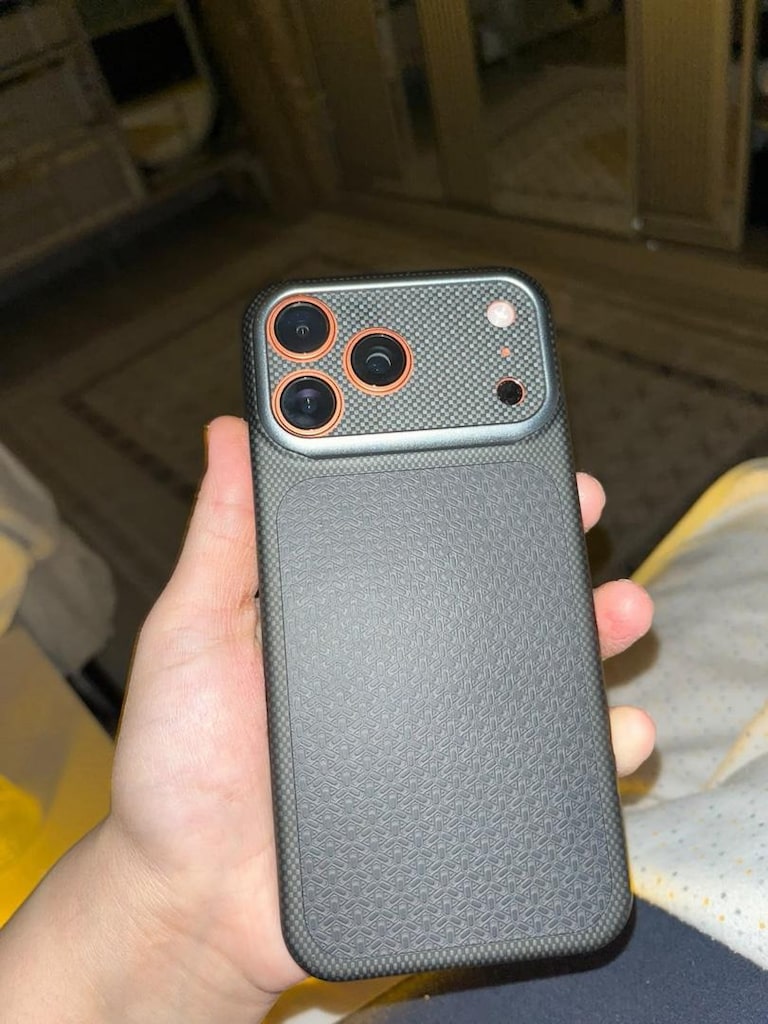 İPHONE 17 pro max 1.5 sene açık - 2