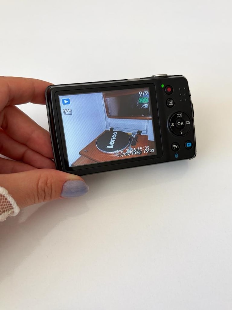 Casio Exilim Dijital Fotoğraf Makinesi - 4