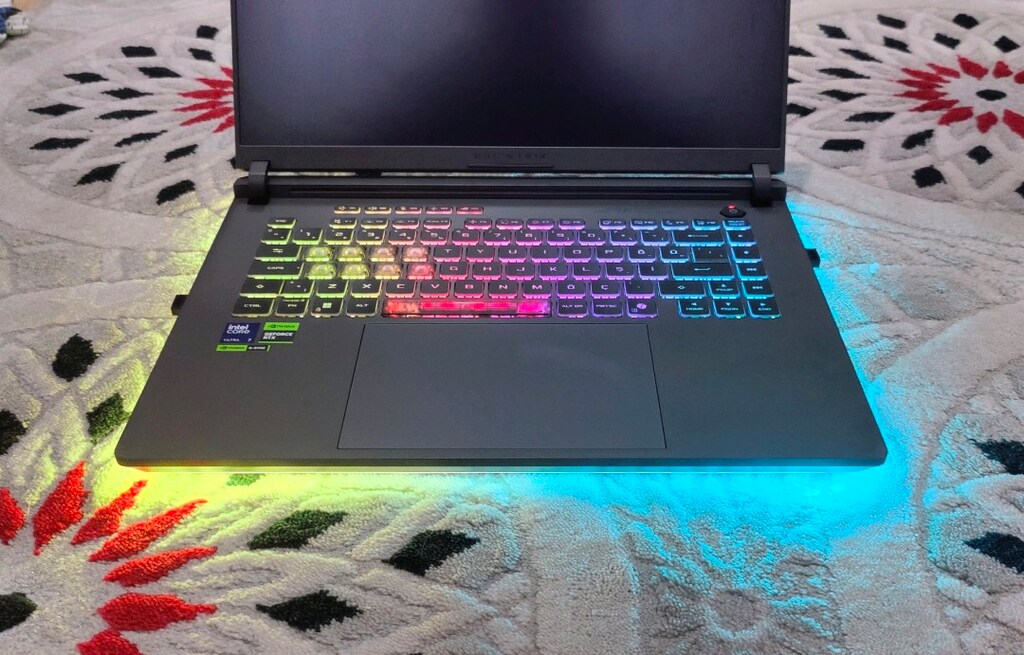 Asus ROG Strix G615 | Ultra 7 255HX | RTX 5070Ti | 16GB RAM - 2