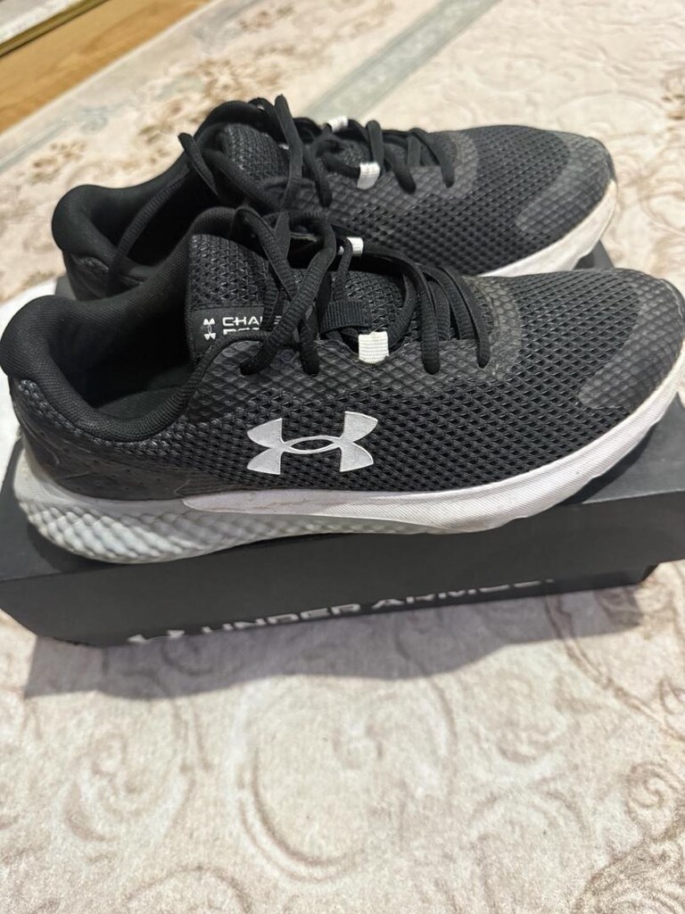Under Armour 42 numara temiz - 2