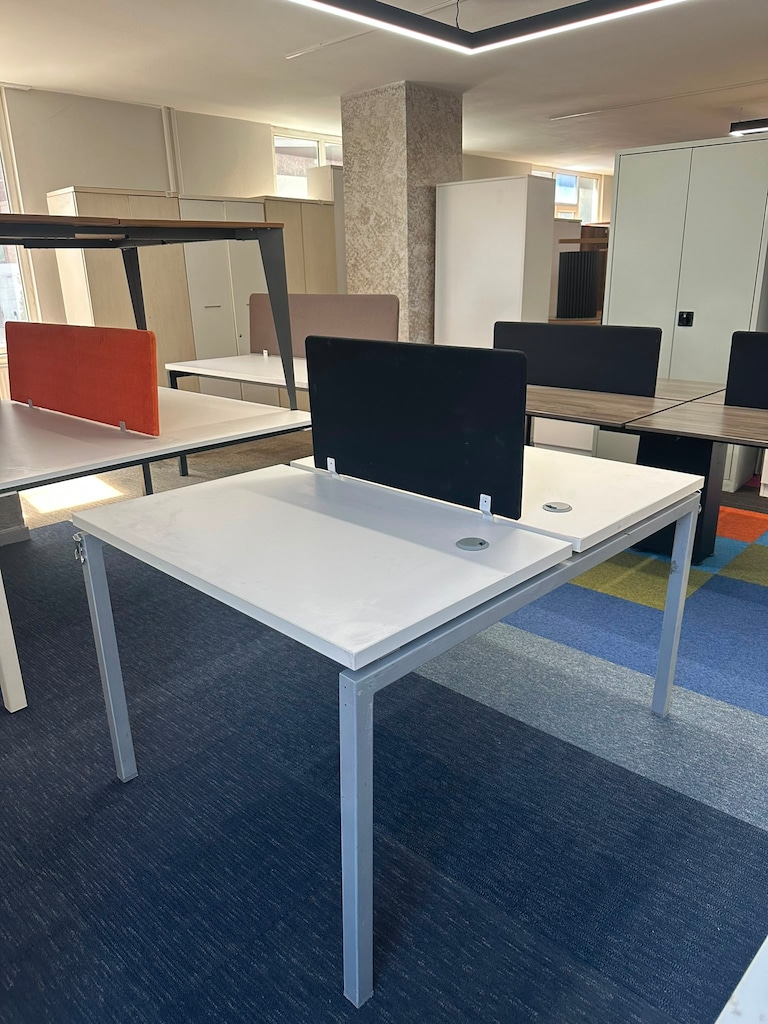 KLAS OFİS ÜSKÜDAR 100x130 SİYAH SEPERATÖRLÜ 2 KİŞİLİK MASA - 2