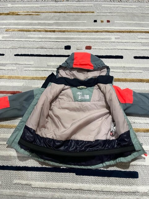 Helly Hensen 5/6 erkek çocuk kayak montu