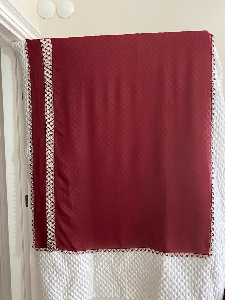 Bordo renk , el işi , tığ işi , şal , veya fular