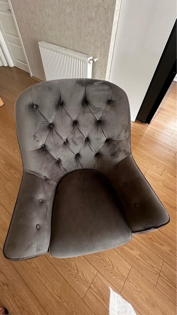 Salon Takımı Satılık – Koltuk, Berjer, Masa ve 4 Sandalye - 6