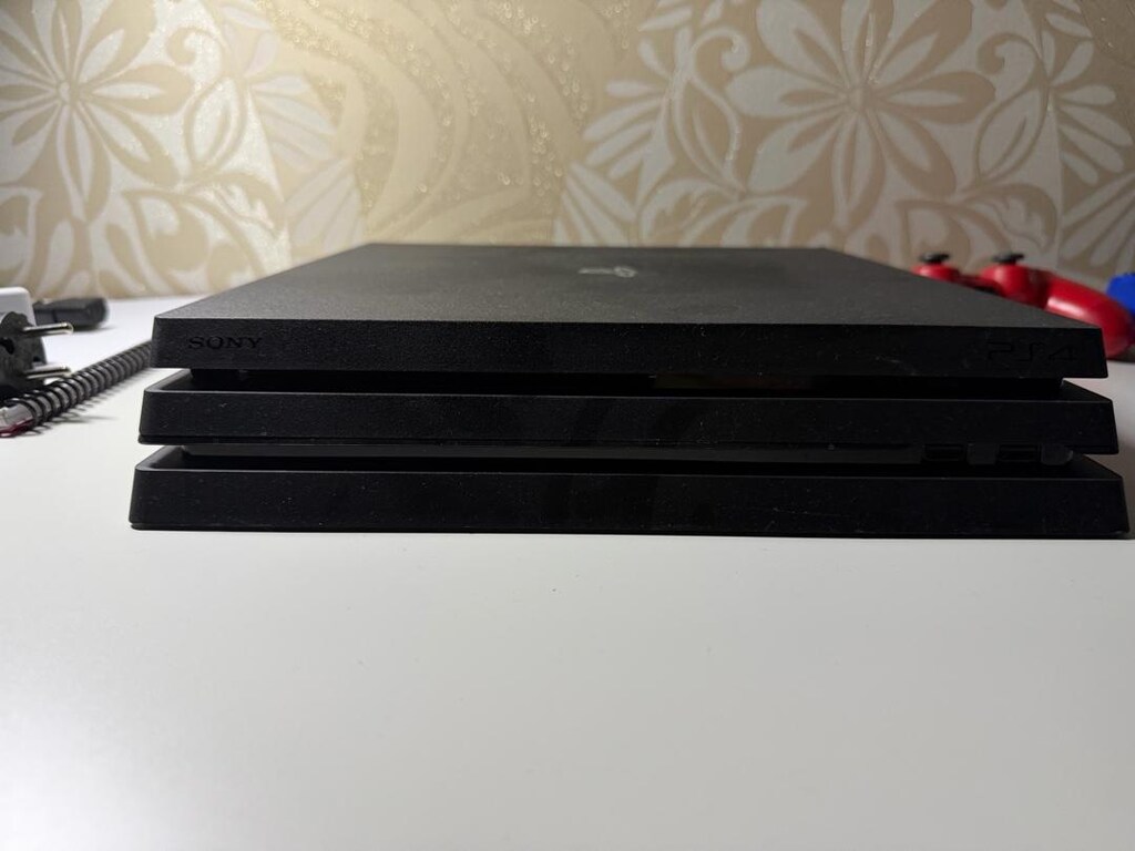 PLAYSTATİON 4 PRO / 1TB - 7