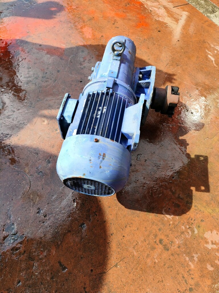 4 KW KVA 70 DEVİRLİ SANAYİ ELEKTRİKLİ REDÜKTÖRLÜ MOTOR - 6