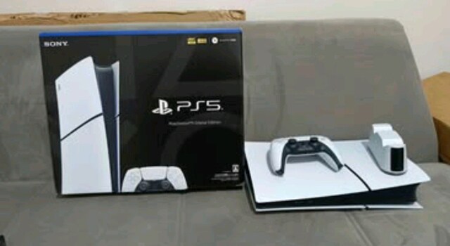 Temiz PS5 Slim Digital 1 TB + Rampage Şarj İstasyonu + Kutulu