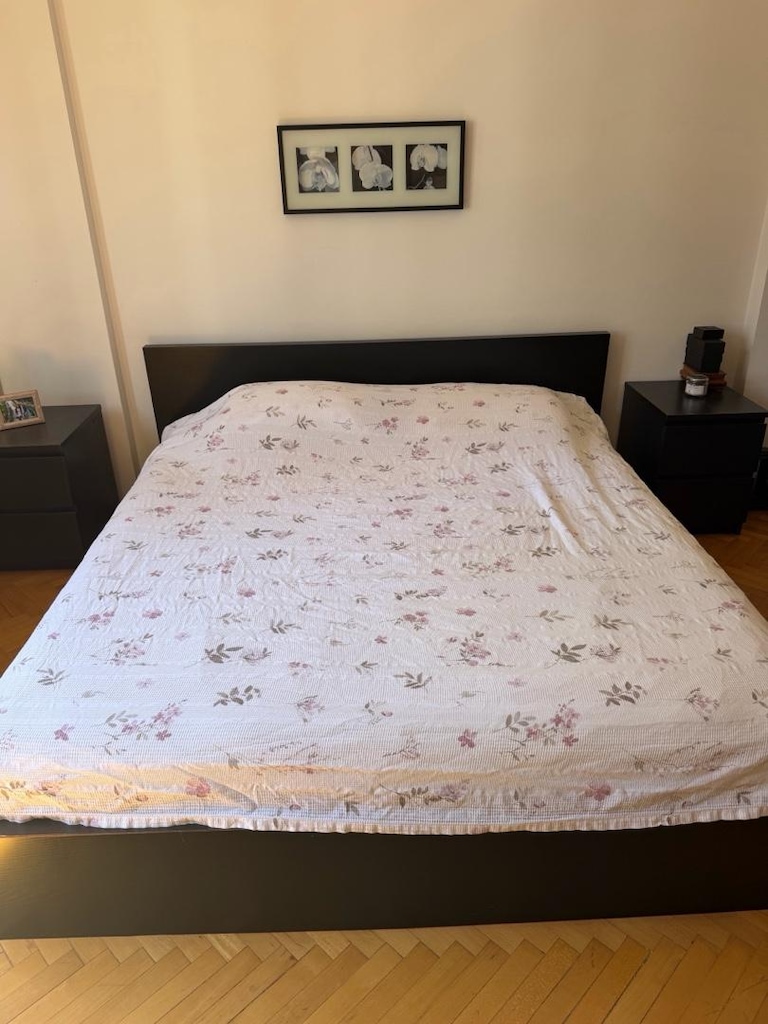 İkea Karyola 2*2 ölçülerinde( Yatak dahil )
