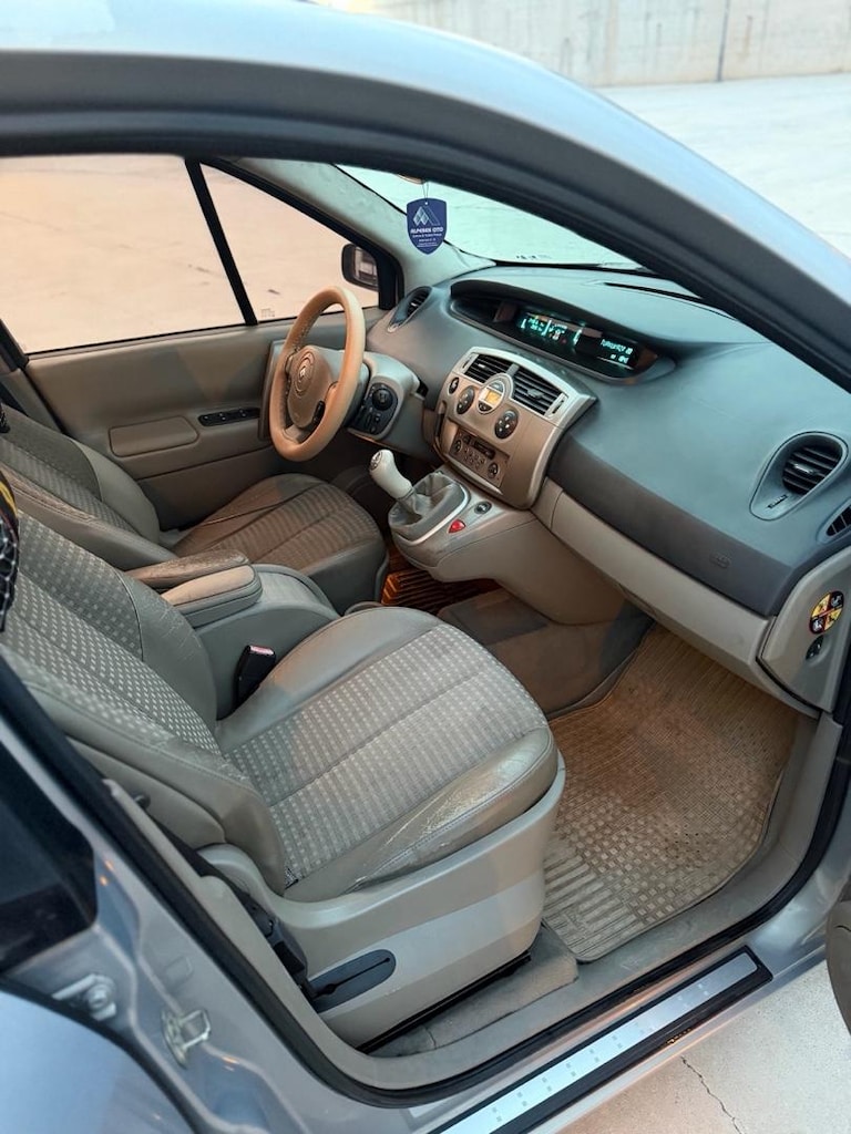 Renault Scenic 1.6 Privilege 2006 Model 244.000 KM DEĞİŞENSİZ TRAMRSİZ - 9