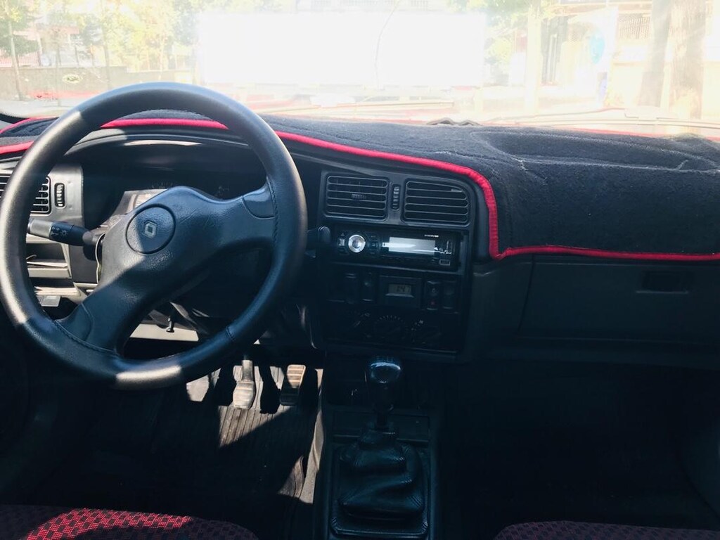 1.4 karbüratörlü hidrolik direksin Renault 19 - 3