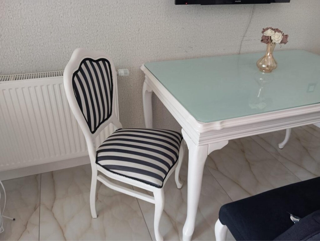 yatak, baza, mutfak masası, puf,avize - 5