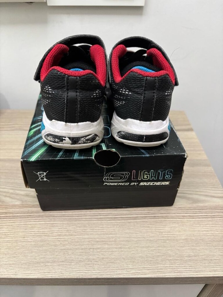 24 Numara Işıklı Skechers Çocuk Ayakkabısı - 4