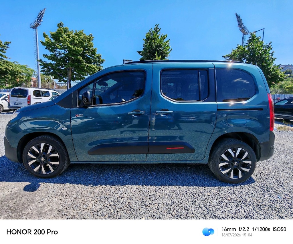 Citroen berlingo 2024 shine bold xtr azur mavi 1.5 BlueHDIeat8otomatik - 4