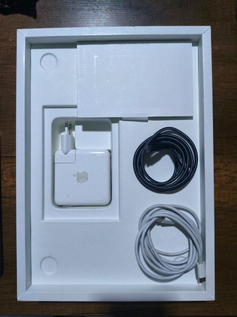 MacBook pro M2 13,3 inç (2560x1600) 512gb - 5