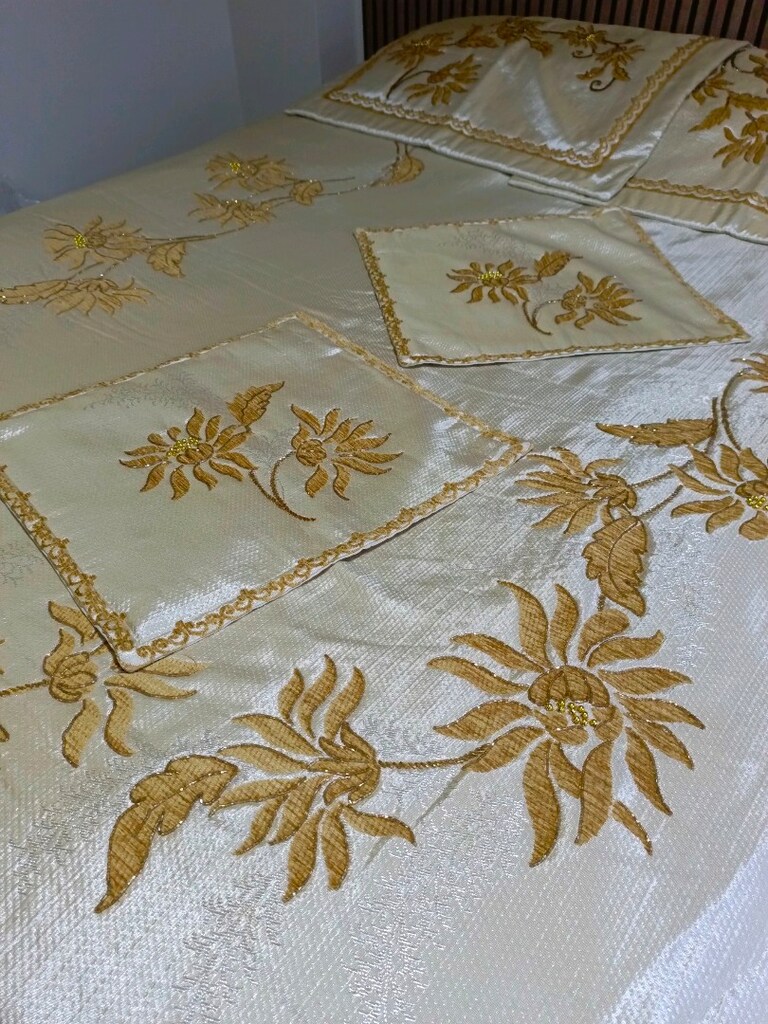 işlemeli yatak örtüsü - 15