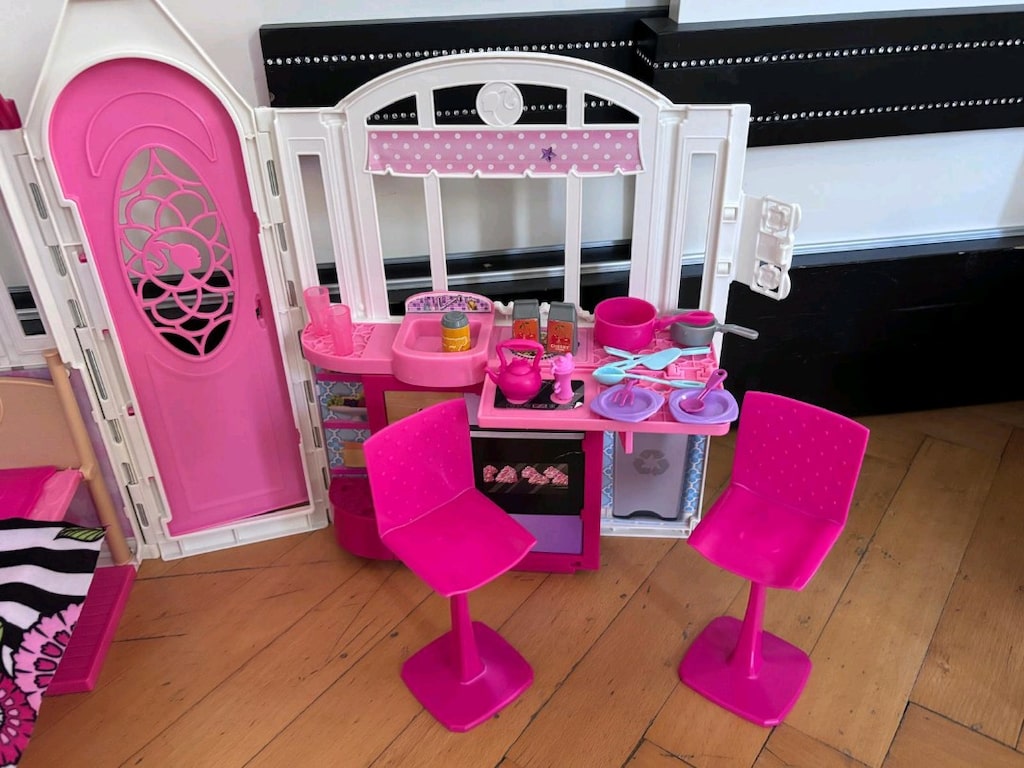 Barbie portatif taşınabilir ev - 4