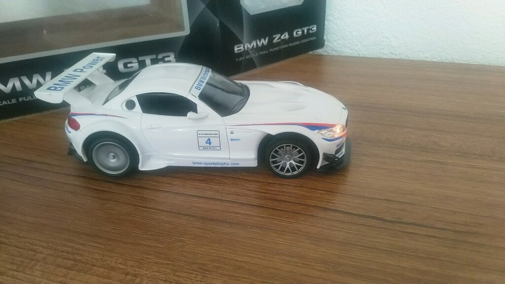 UZAKTAN KUMANDALI BMW Z4 SPOR ARABA - 14
